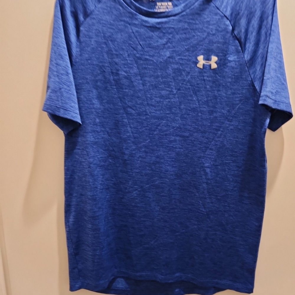 Under Armor small/p/ch blue t shirt